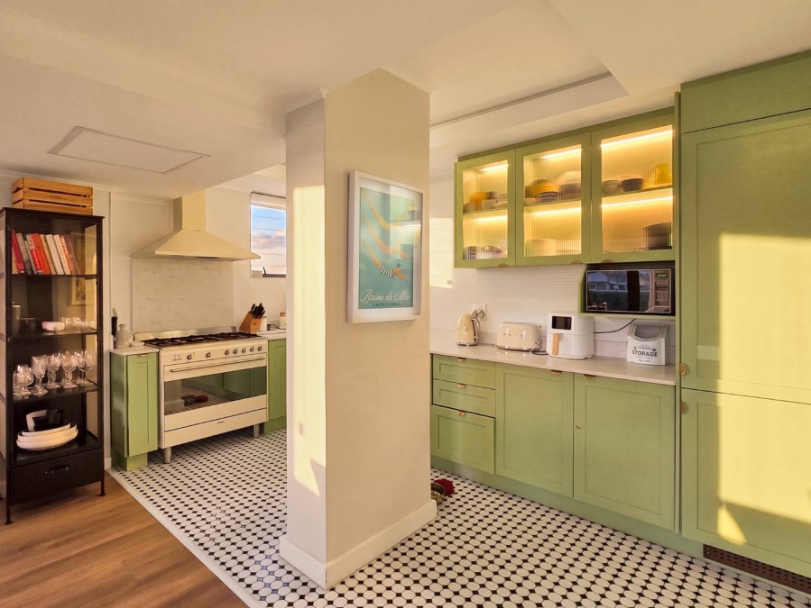 2 Bedroom Property for Sale in Sea Point Western Cape